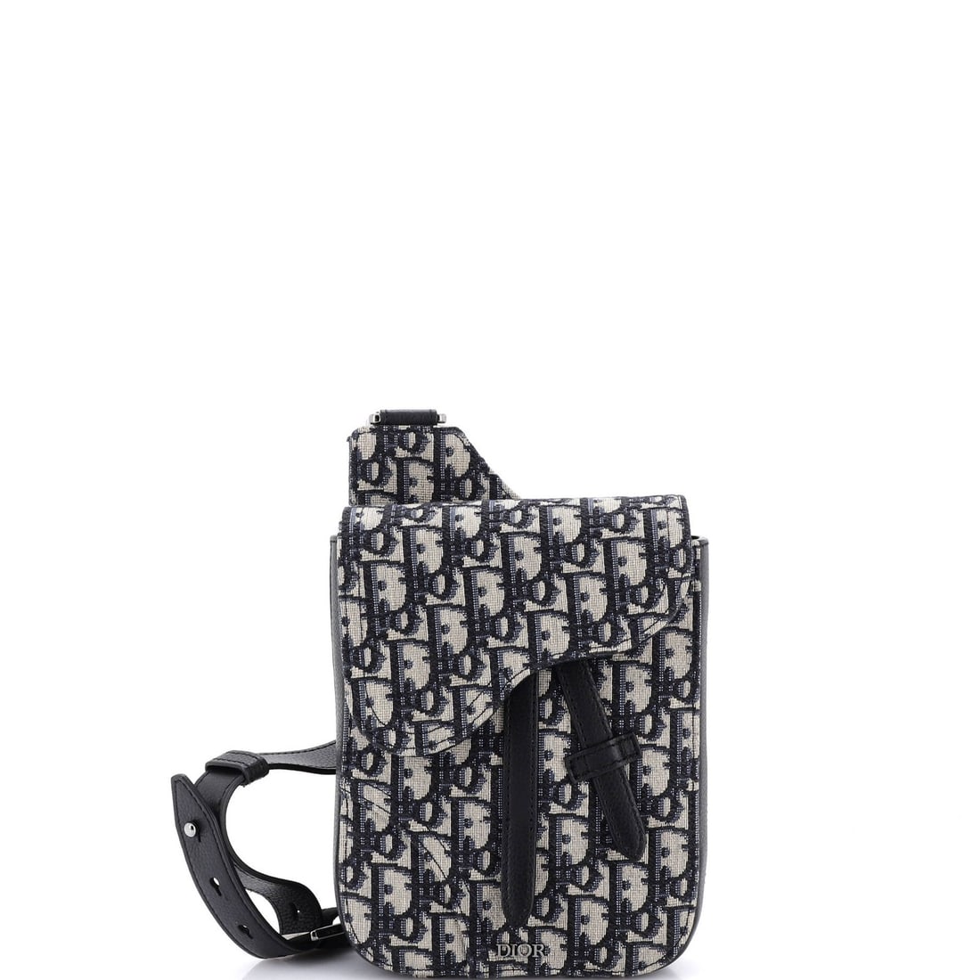 Christian Dior Saddle Rectangular Crossbody Pouch in Oblique Canvas: Christian Dior Saddle Rectangular Crossbody Pouch in Oblique Canvas Elevate your everyday style with the iconic Christian Dior Saddle Rectangular Crossbody Pouch in Oblique Canvas. This sleek, blue ca