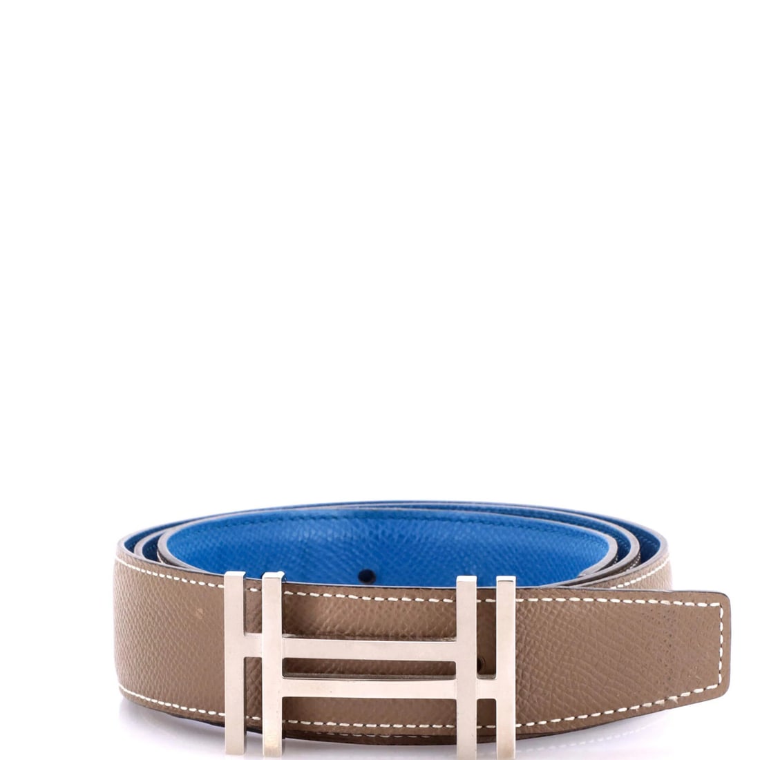 Hermes H Au Carre Reversible Leather Belt - Medium: Hermes H Au Carre Reversible Leather Belt - Medium The iconic Hermes H Au Carre Reversible Leather Belt is a timeless accessory that exudes sophistication and elegance. With its sleek gray exterior,