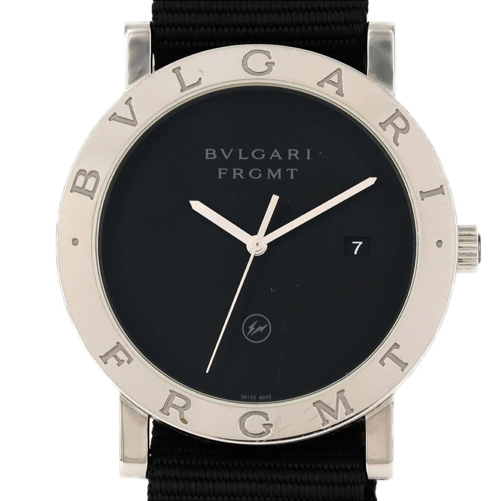 Wristwatch Bvlgari: Wristwatch Bvlgari A sleek and sophisticated Bvlgari stainless steel wristwatch, with its 41mm diameter case and black dial, is up for grabs. This pre-owned timepiece boasts the iconic Italian luxury