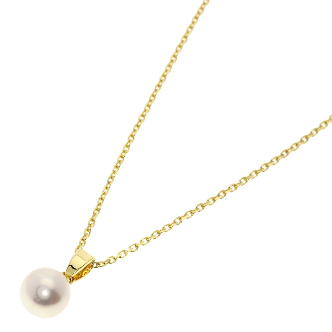 K18 Yellow Gold Mikimoto Pearl Necklace: K18 Yellow Gold Mikimoto Pearl Necklace A stunning K18 Yellow Gold Mikimoto Pearl Necklace, crafted in the renowned Japanese tradition of excellence, boasts a luminous 15.7-inch chain adorned with a s