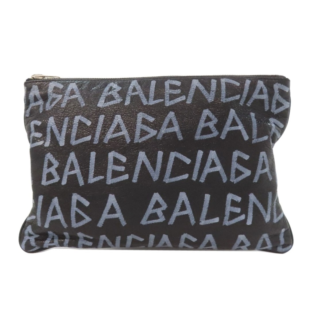 Calf BALENCIAGA 535532 Carry Clip M Clutch bag: Calf BALENCIAGA 535532 Carry Clip M Clutch bag Elevate your evening look with the sleek and sophisticated Balenciaga calf leather clutch bag, boasting a chic carry clip design that adds a touch of eff