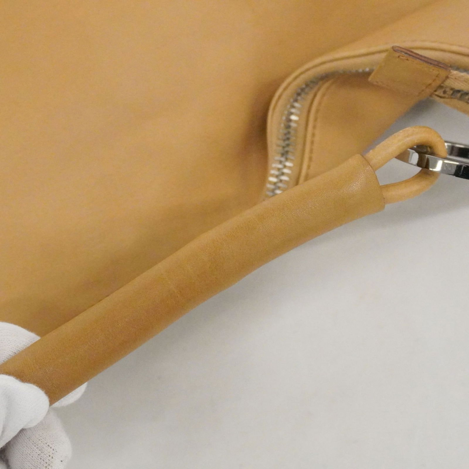 Gucci Shoulder Bag in Leather - 14