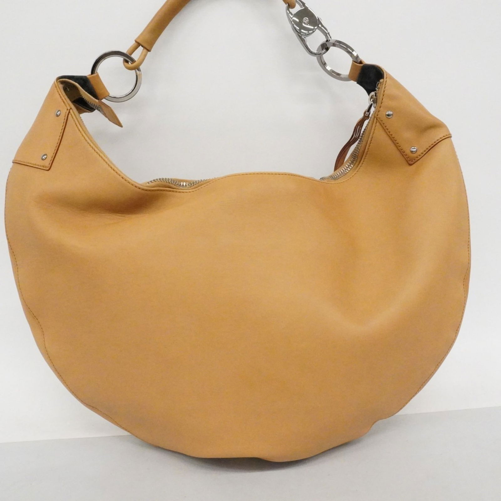 Gucci Shoulder Bag in Leather - 15