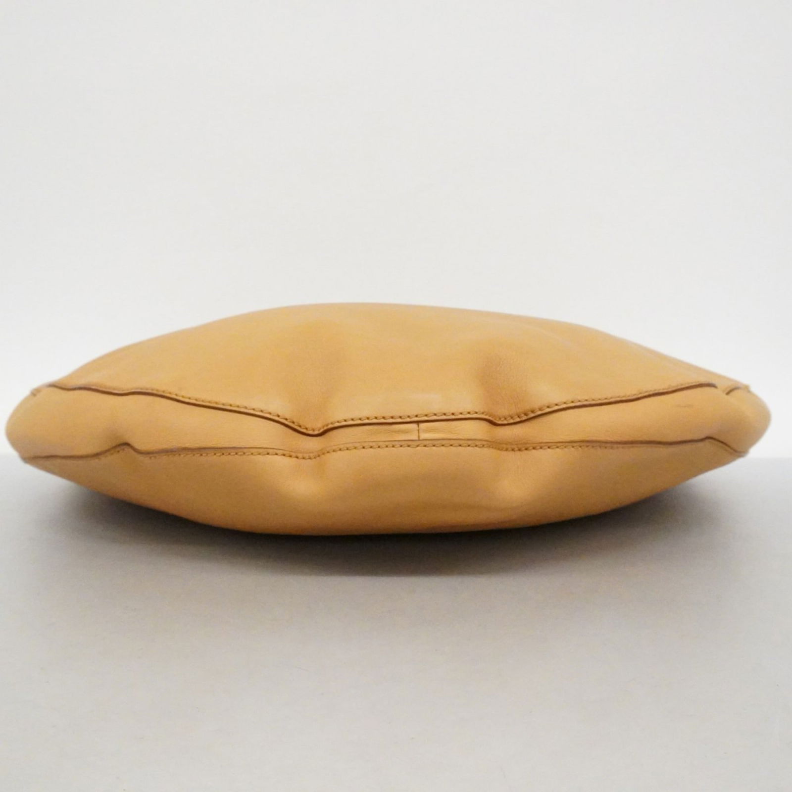 Gucci Shoulder Bag in Leather - 3