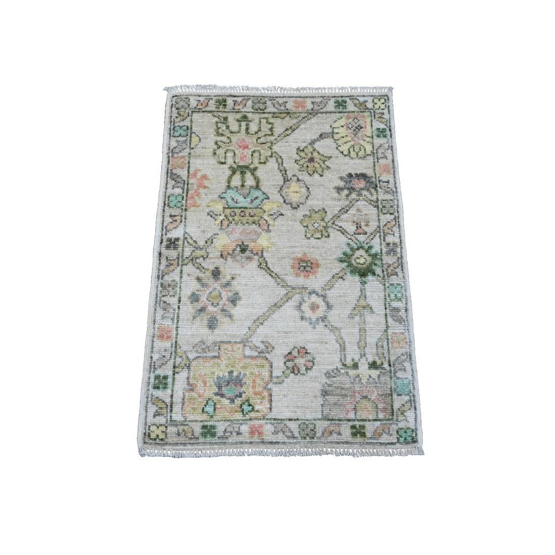 Rug 2'x3' White Afghan Angora Oushak Leaf Pattern Hand Knotted Wool Mat: Rug 2'x3' White Afghan Angora Oushak Leaf Pattern Hand Knotted Wool Mat Experience the rich beauty of Afghan craftsmanship with this stunning 2'x3' White Oushak Leaf Pattern Hand Knotted Wool Mat, exp