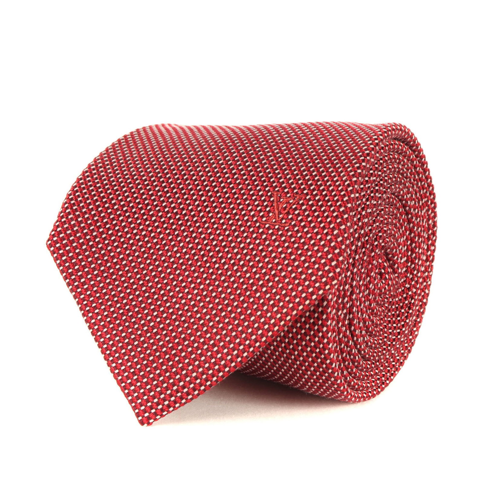 Louis Vuitton silk cravat in cotton: Louis Vuitton silk cravat in cotton A vibrant red silk cravat from Louis Vuitton, crafted with high-quality cotton for a luxurious feel. With its classic design and subtle sheen, this cravat adds a to