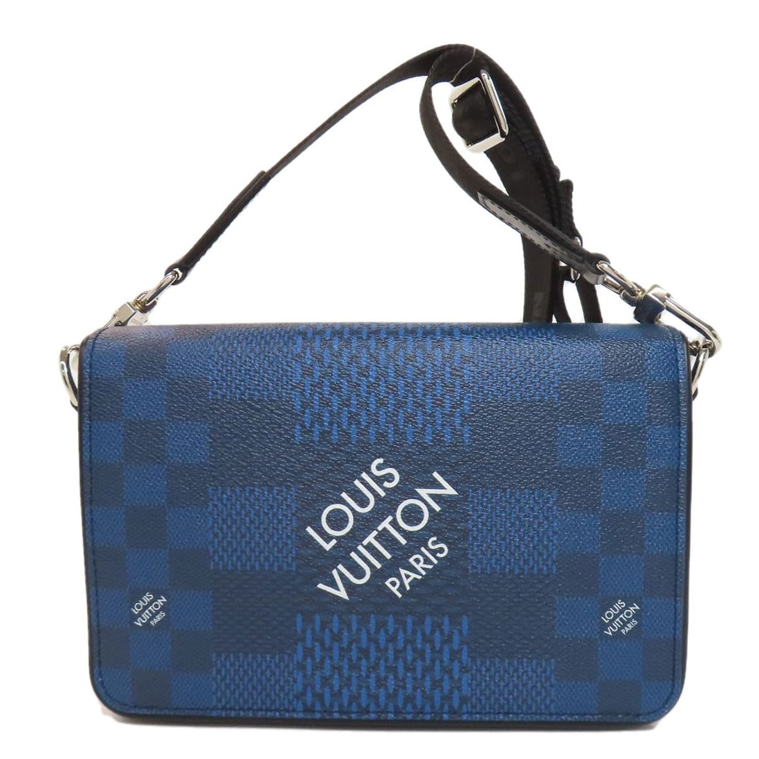 Louis Vuitton N50026 Studio Messenger Bag in Damier Canvas: Louis Vuitton N50026 Studio Messenger Bag in Damier Canvas The iconic Louis Vuitton N50026 Studio Messenger Bag is a timeless classic, boasting the signature Damier canvas pattern in a striking