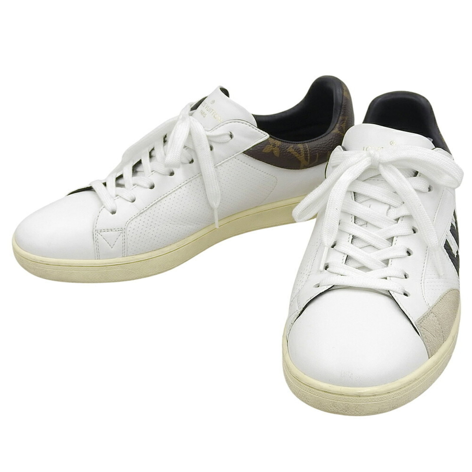 Sneakers Louis Vuitton: Sneakers Louis Vuitton Own a piece of luxury with these pre-loved Louis Vuitton sneakers, boasting the iconic monogram pattern and sleek design that exudes high-end style. With only minor signs of wea
