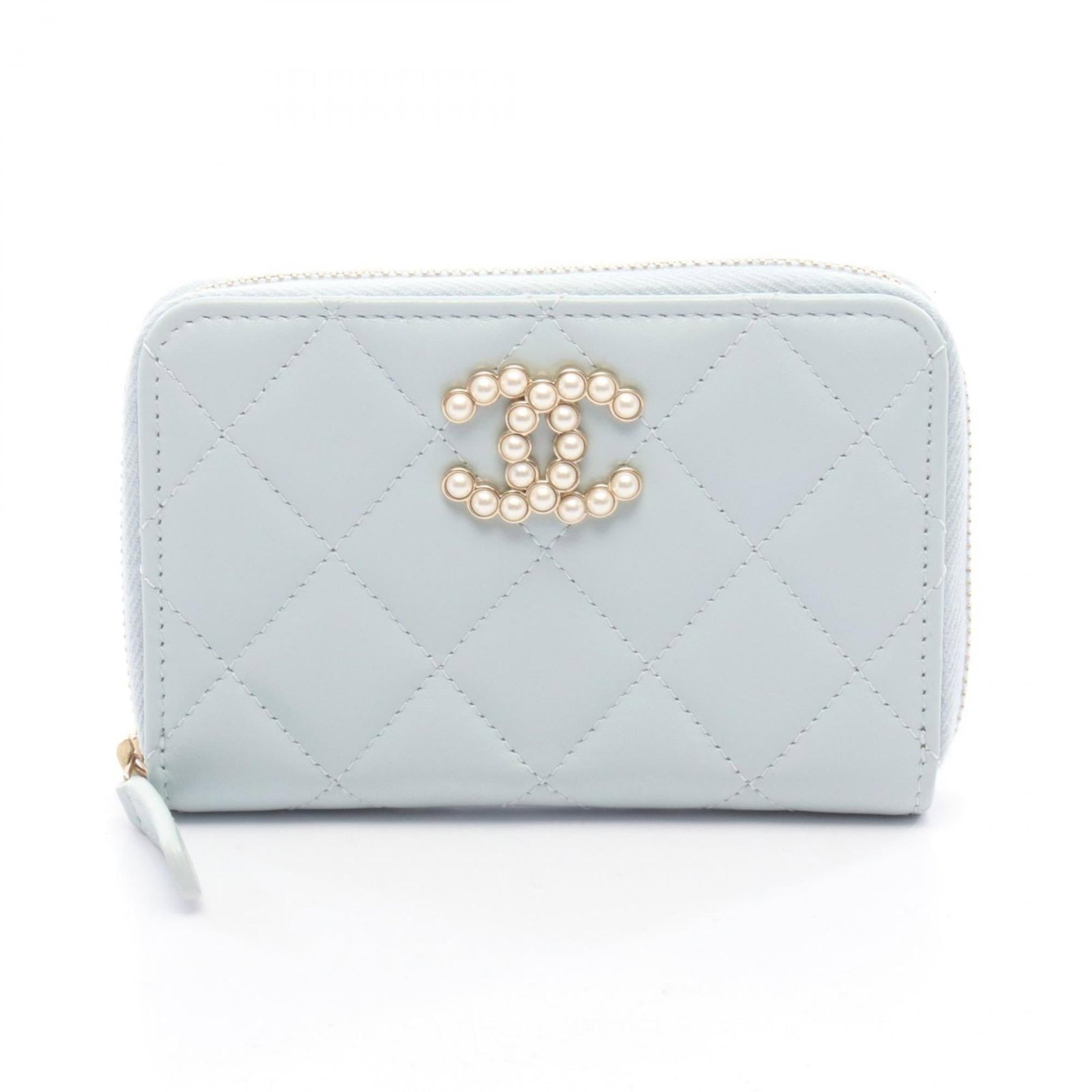 Chanel Coin Purse/ Case Leather: Chanel Coin Purse/ Case Leather A stunning Chanel coin purse in a beautiful blue leather, this classic case is perfect for adding a touch of timeless elegance to your daily essentials. With its sleek