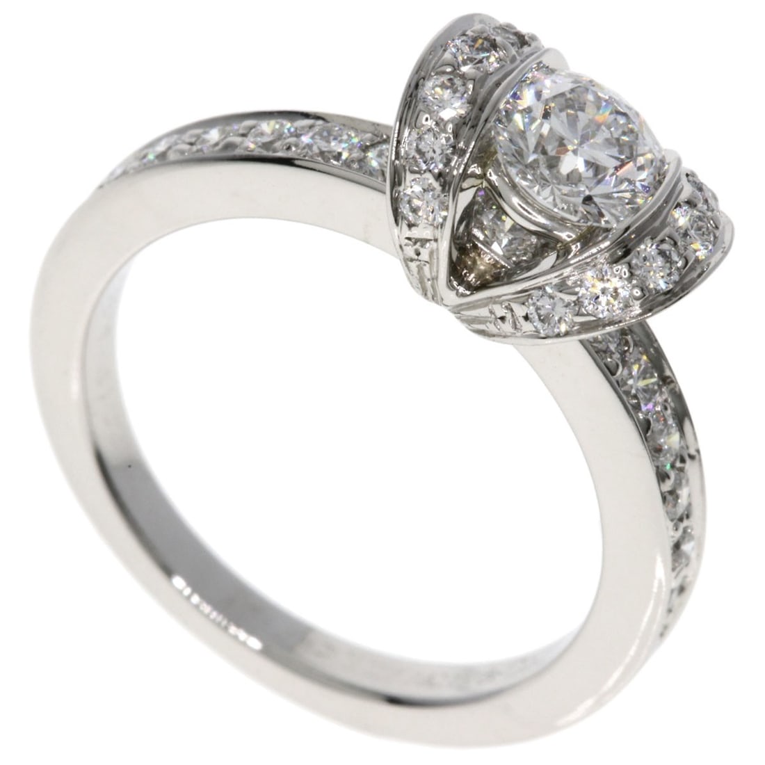 PT950 TIFFANY&Co. Ribbon Solitaire Diamond Ring Platinum: PT950 TIFFANY&Co. Ribbon Solitaire Diamond Ring Platinum A stunning platinum diamond ring from Tiffany&Co., the PT950 Ribbon Solitaire showcases a rare 0.39ct D-clarity diamond set in a sleek, silver-