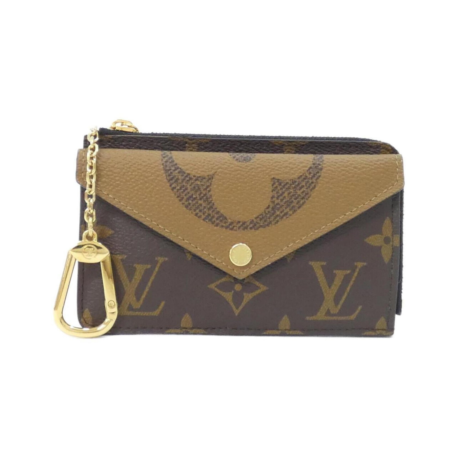 Louis Vuitton Business Card Case in Coated Canvas: Louis Vuitton Business Card Case in Coated Canvas Elevate your professional style with this pre-owned Louis Vuitton Business Card Case in Coated Canvas, a timeless and sophisticated accessory that exu