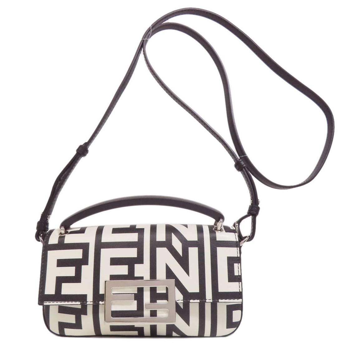 Bag FENDI Marc Jacobs collaboration Baguette phone pouch 2-way Shoulder: Bag FENDI Marc Jacobs collaboration Baguette phone pouch 2-way Shoulder Elevate your style with the iconic FENDI Marc Jacobs collaboration Baguette phone pouch 2-way shoulder bag, crafted from high-qu