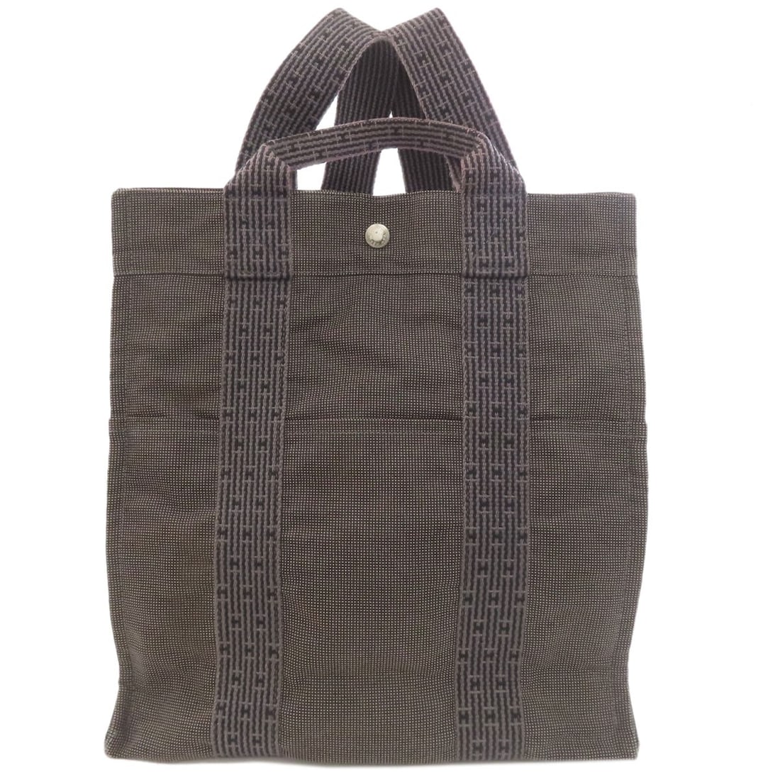 Canvas HERMES Her Line Ad MM Backpack Daypack: Canvas HERMES Her Line Ad MM Backpack Daypack The HERMES Her Line Ad MM Backpack is a timeless and sophisticated daypack crafted from high-quality canvas, perfect for daily errands or weekend getaways