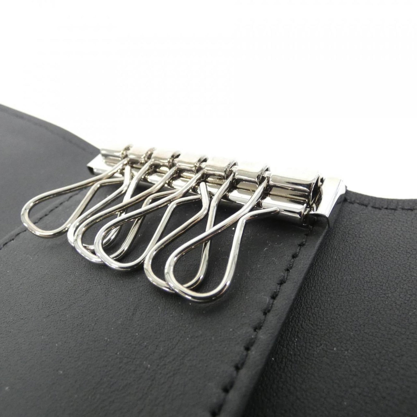 Louis Vuitton Leather Keycase - 6