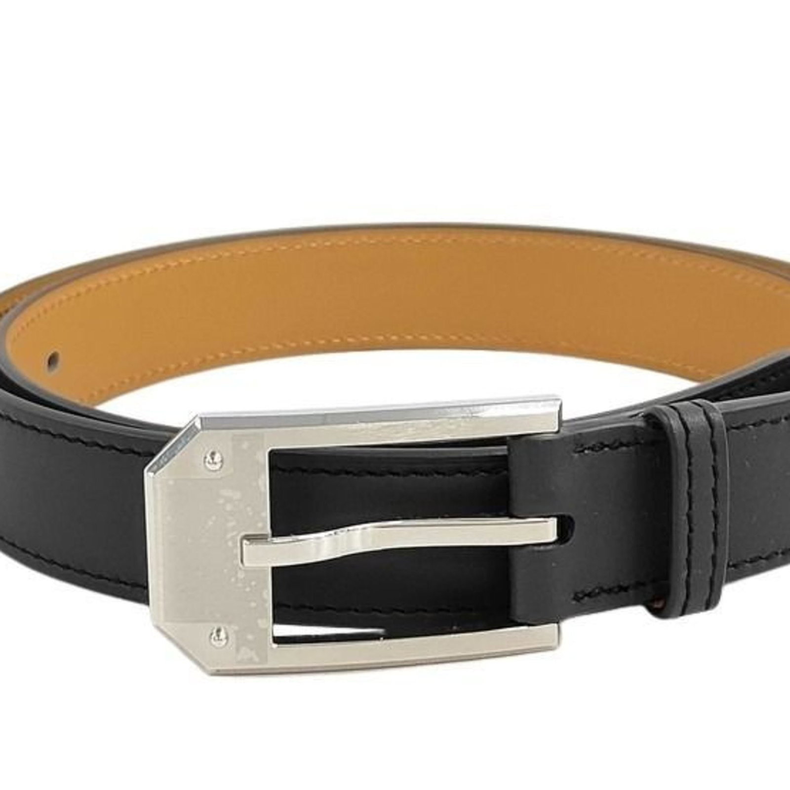 Belt Hermes Standard: Belt Hermes Standard A timeless and sophisticated accessory, the Hermes Standard Belt is crafted from rich leather in a stunning blue hue, adorned with a touch of gold elegance. Its classic design mak