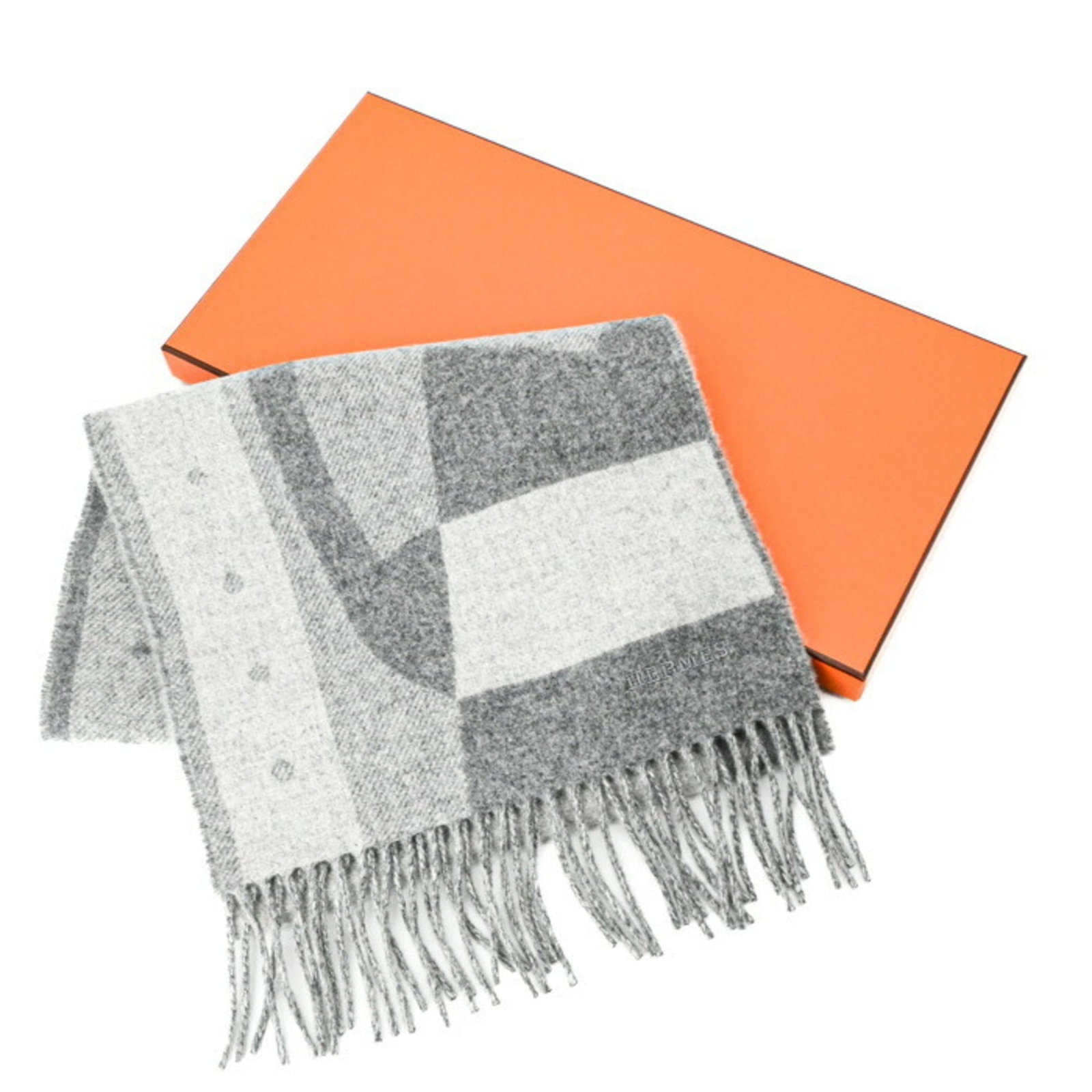 Cashmere Hermes Stole: Cashmere Hermes Stole Experience the epitome of luxury with this stunning cashmere Hermes stole, expertly crafted from the finest gray material that drapes elegantly on the body. Measuring 1.7m in len