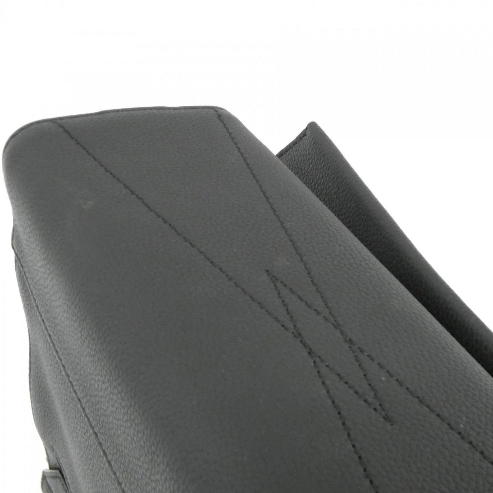 Louis Vuitton Leather Shoulder Bag - 3