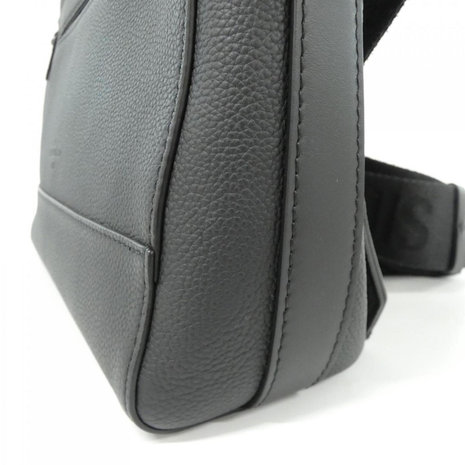 Louis Vuitton Leather Shoulder Bag - 7