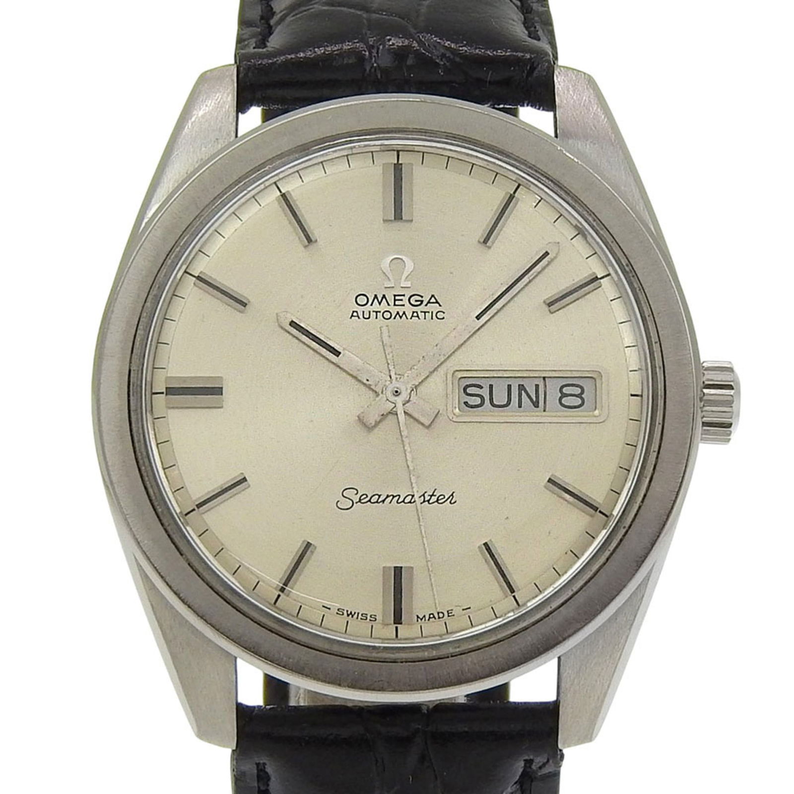 Wristwatch Omega: Wristwatch Omega A sleek and sophisticated Omega wristwatch, crafted from durable stainless steel with an embossed leather strap, makes for a stylish accessory that exudes classic elegance. With its 2