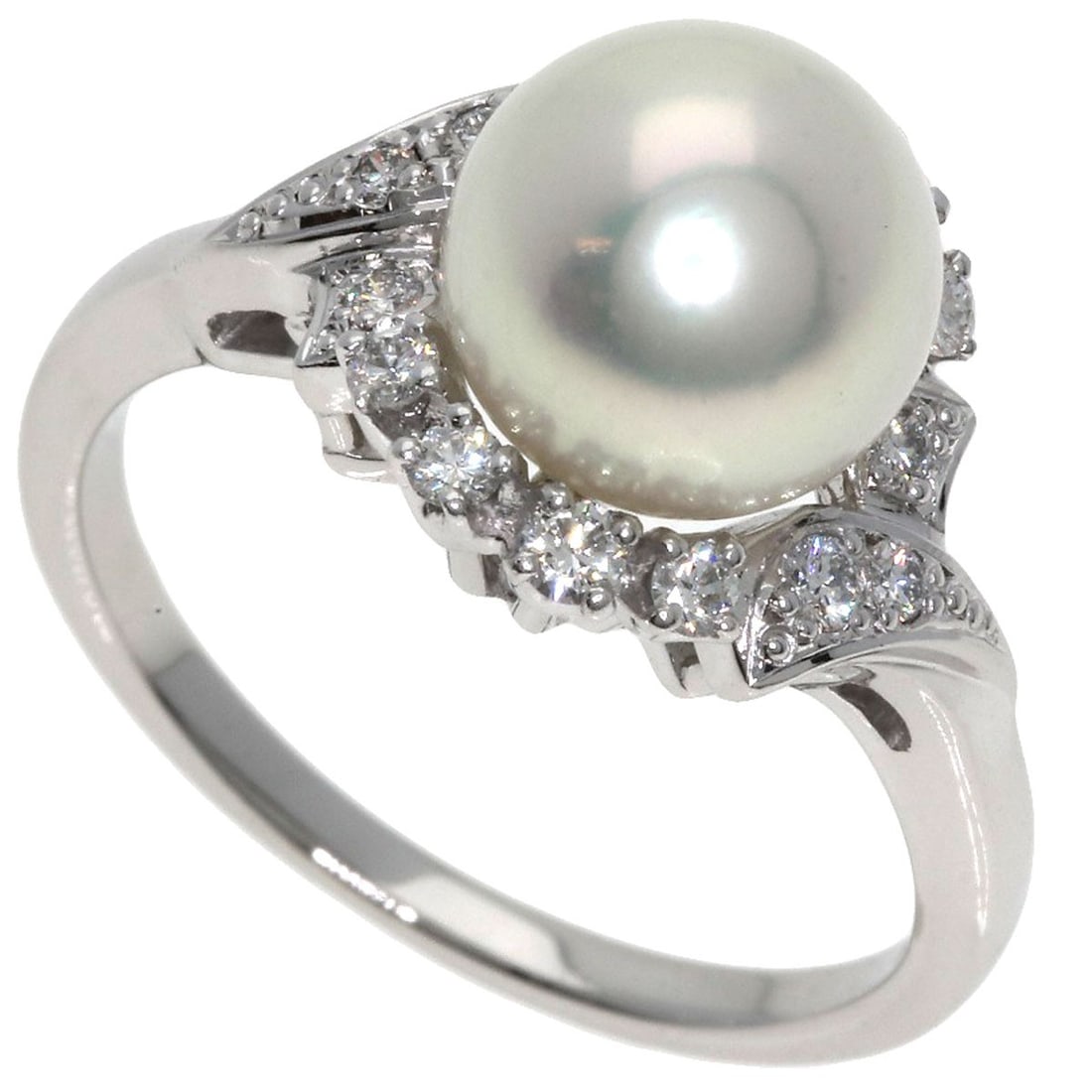 PT950 MIKIMOTO Akoya Pearl Diamond Ring Platinum: PT950 MIKIMOTO Akoya Pearl Diamond Ring Platinum Elevate your elegance with the stunning PT950 MIKIMOTO Akoya Pearl Diamond Ring Platinum, showcasing a majestic Akoya pearl set in platinum, adding a t