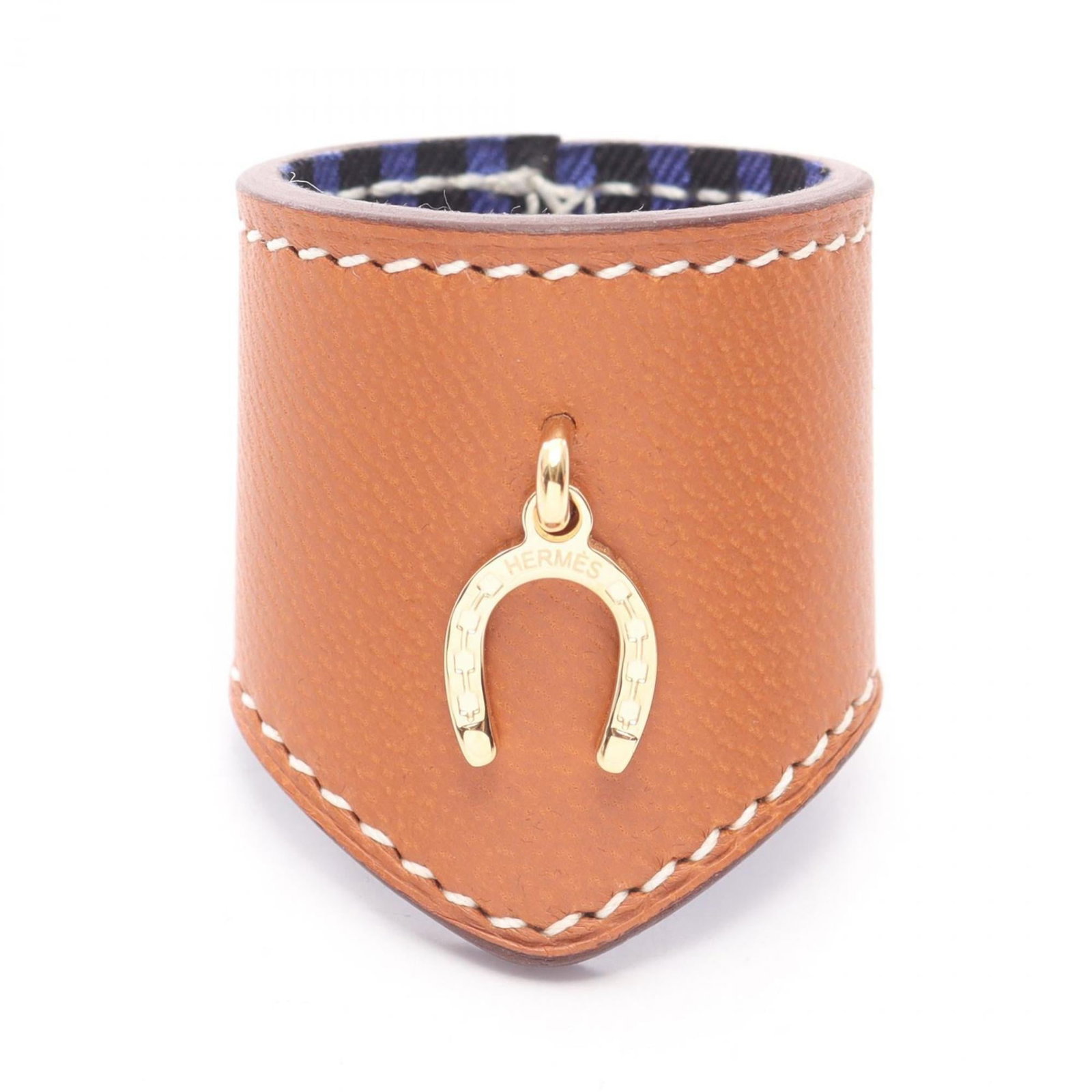 Hermes Scarf Ring in Leather: Hermes Scarf Ring in Leather A timeless accessory for the modern woman, this Hermes Scarf Ring in Leather is a rare find for those who appreciate luxury and understated elegance. Made from high-qualit