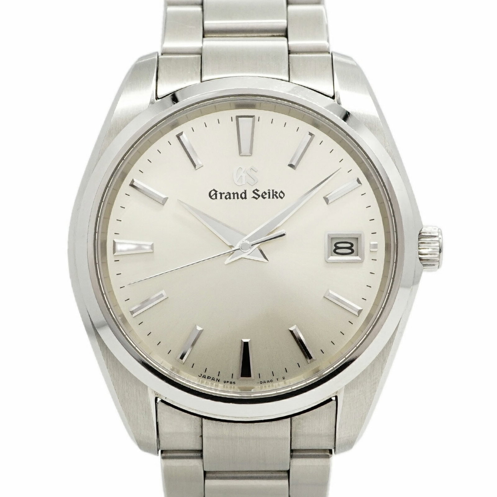 Wristwatch Seiko: Wristwatch Seiko A sleek and reliable Seiko wristwatch, perfect for everyday wear, boasts a durable stainless steel band and a classic silver dial. With its 40mm case diameter and comfortable 16.5cm w