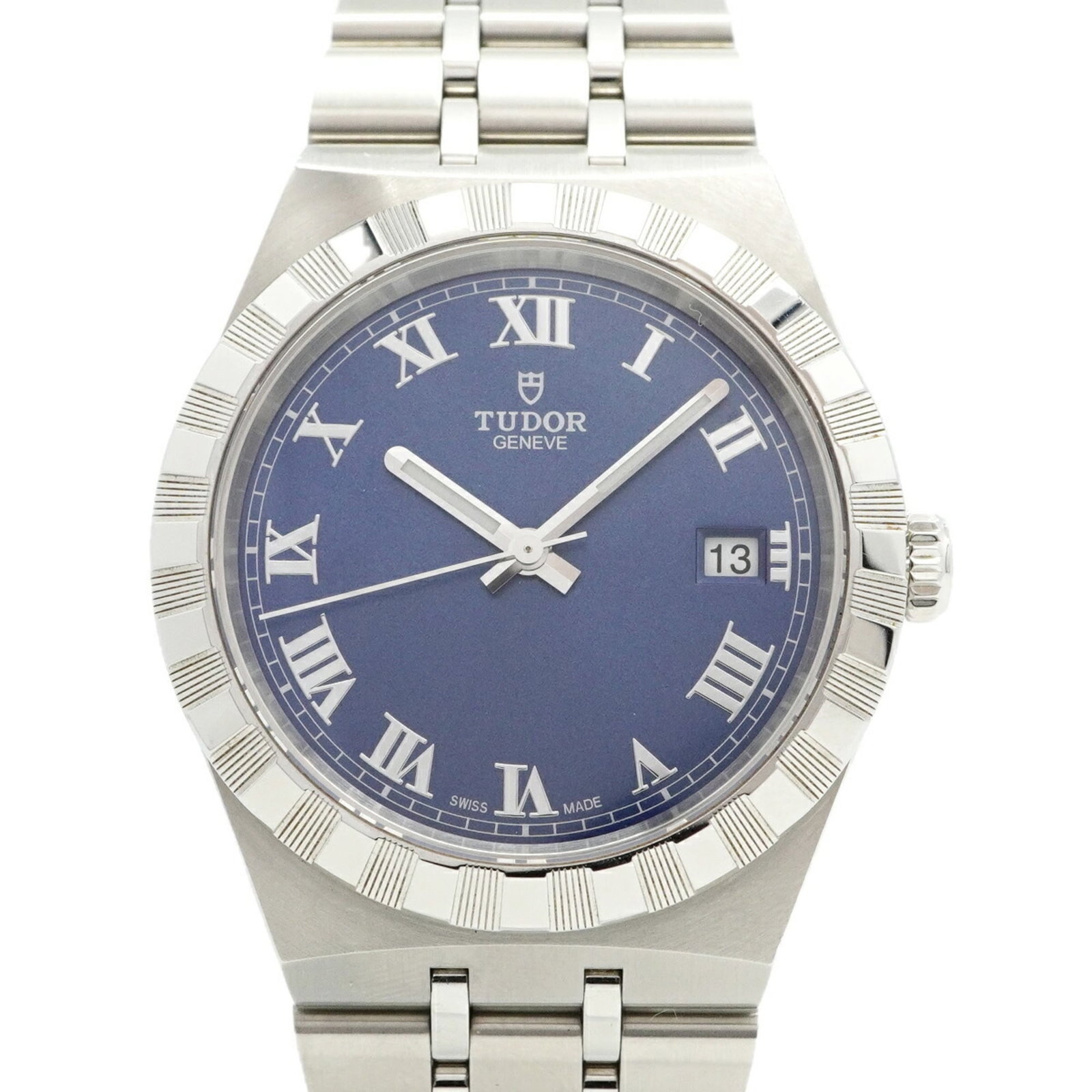 Wristwatch Tudor: Wristwatch Tudor A pre-owned Tudor wristwatch, perfect for the discerning collector, boasts a sleek 38mm stainless steel case and navy dial, evoking a sense of classic elegance. With its durable const