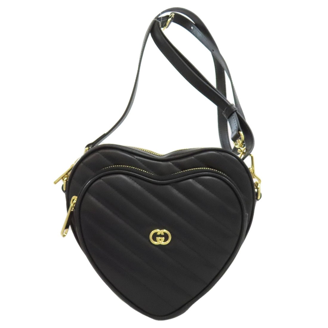 Calf GUCCI 751628 Interlocking G heart Shoulder Bag: Calf GUCCI 751628 Interlocking G heart Shoulder Bag Experience the epitome of luxury with this stunning GUCCI 751628 Interlocking G heart shoulder bag, crafted from rich calf leather in sleek black. T