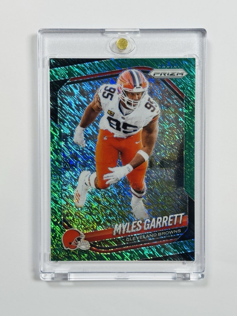 5 2025 PANINI PRIZM MYLES GARRETT #73 GREEN SHIMMER/: 5 2025 PANINI PRIZM MYLES GARRETT #73 GREEN SHIMMER/ Get ready to add some shine to your NFL collection with this rare 2025 Panini Prizm Myles Garrett #73 Green Shimmer card! As part of the limited pr