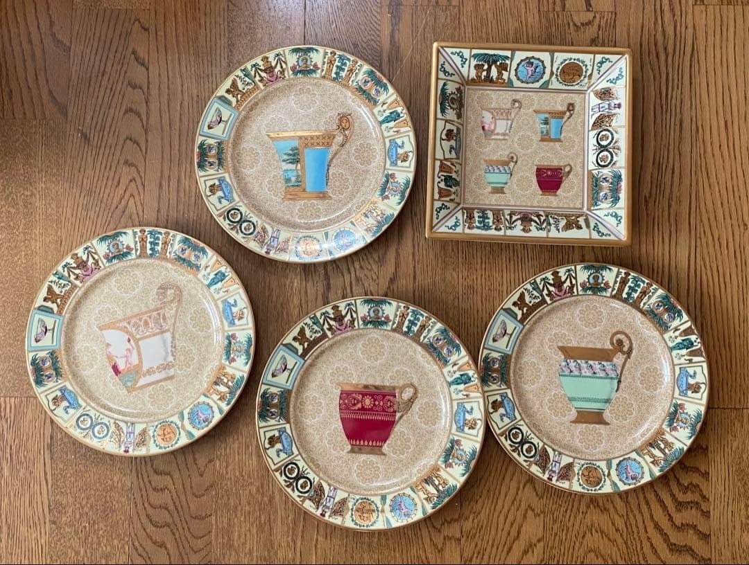 Italy Gucci Roma Series Plate Set of 5 Round and Square Shape Porcelain: Italy Gucci Roma Series Plate Set of 5 Round and Square Shape Porcelain Add a touch of luxury to your table setting with this stunning Gucci Roma Series Plate Set, crafted from high-quality porcelain
