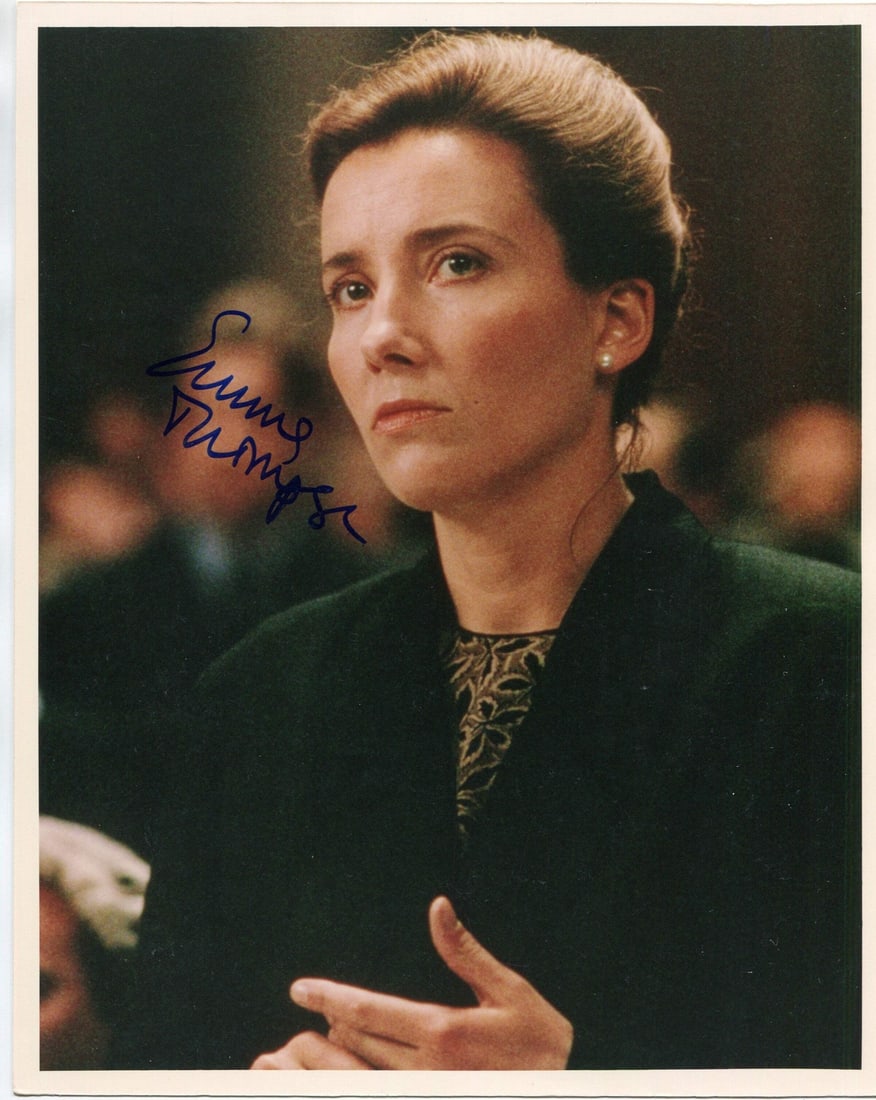 Photo Emma Thompson Autographed 8x10: Photo Emma Thompson Autographed 8x10 Meet the ultimate collector's dream - an authentic 8x10 photo of the talented Emma Thompson, personally signed in blue sharpie. Authenticated by renowned expert Ri