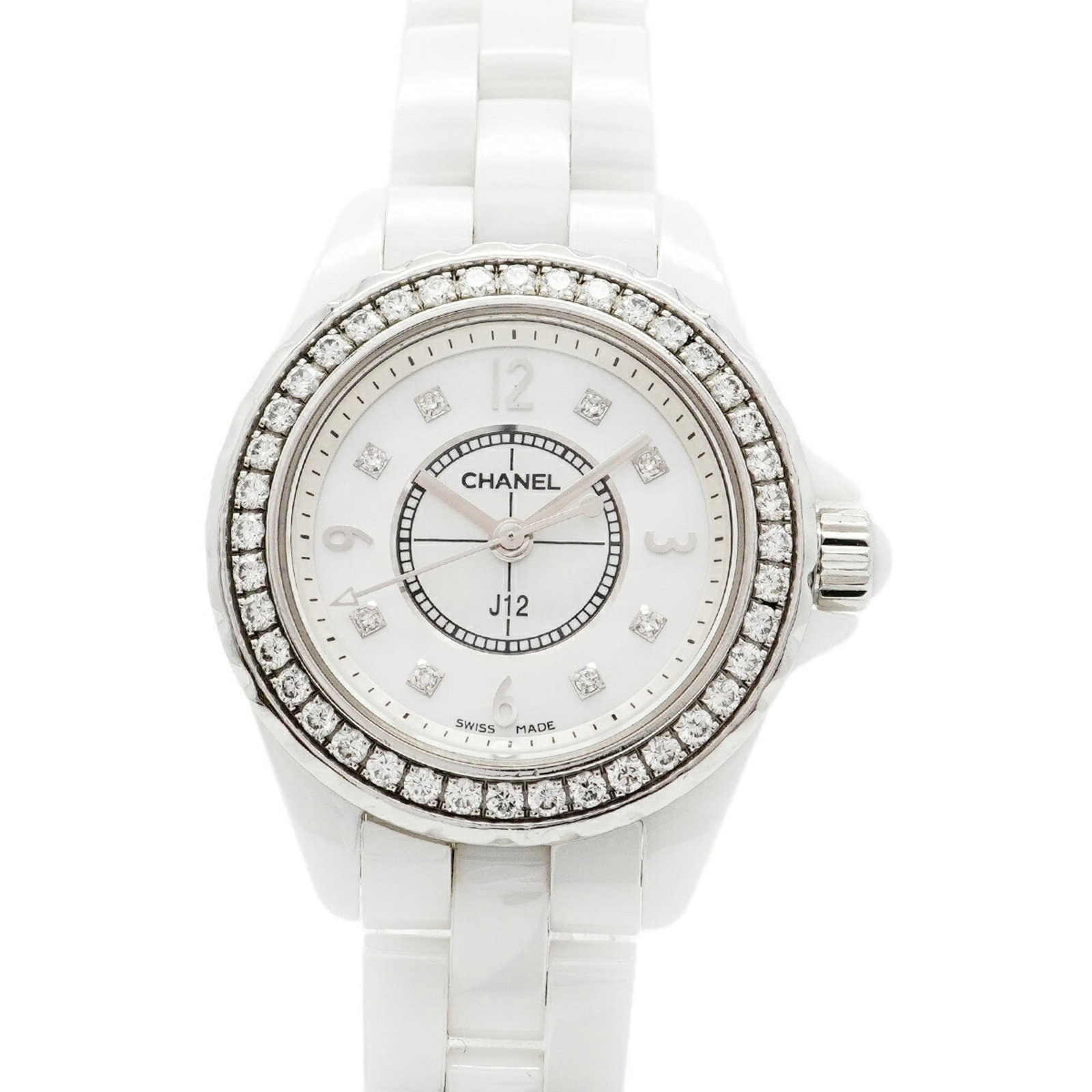 Wristwatch Chanel: Wristwatch Chanel A pre-owned Chanel wristwatch in excellent condition, boasting a sleek 28.6mm ceramic band and crisp white dial, this timeless piece is perfect for adding a touch of luxury to any ou