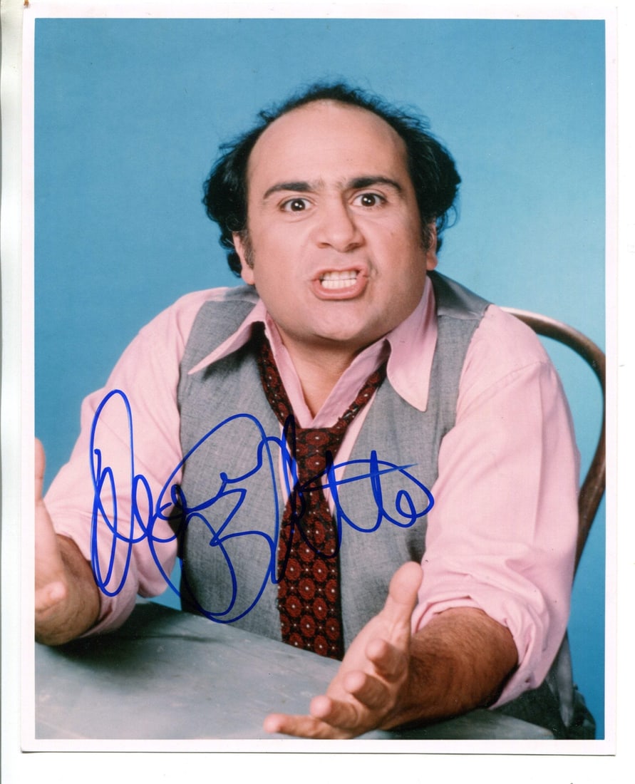 Photo Danny DeVito Autographed 8x10 Celebrity: Photo Danny DeVito Autographed 8x10 Celebrity Get ready to own a piece of Hollywood history with this autographed 8x10 photo of the one and only Danny DeVito, signed across the front in blue sharpie