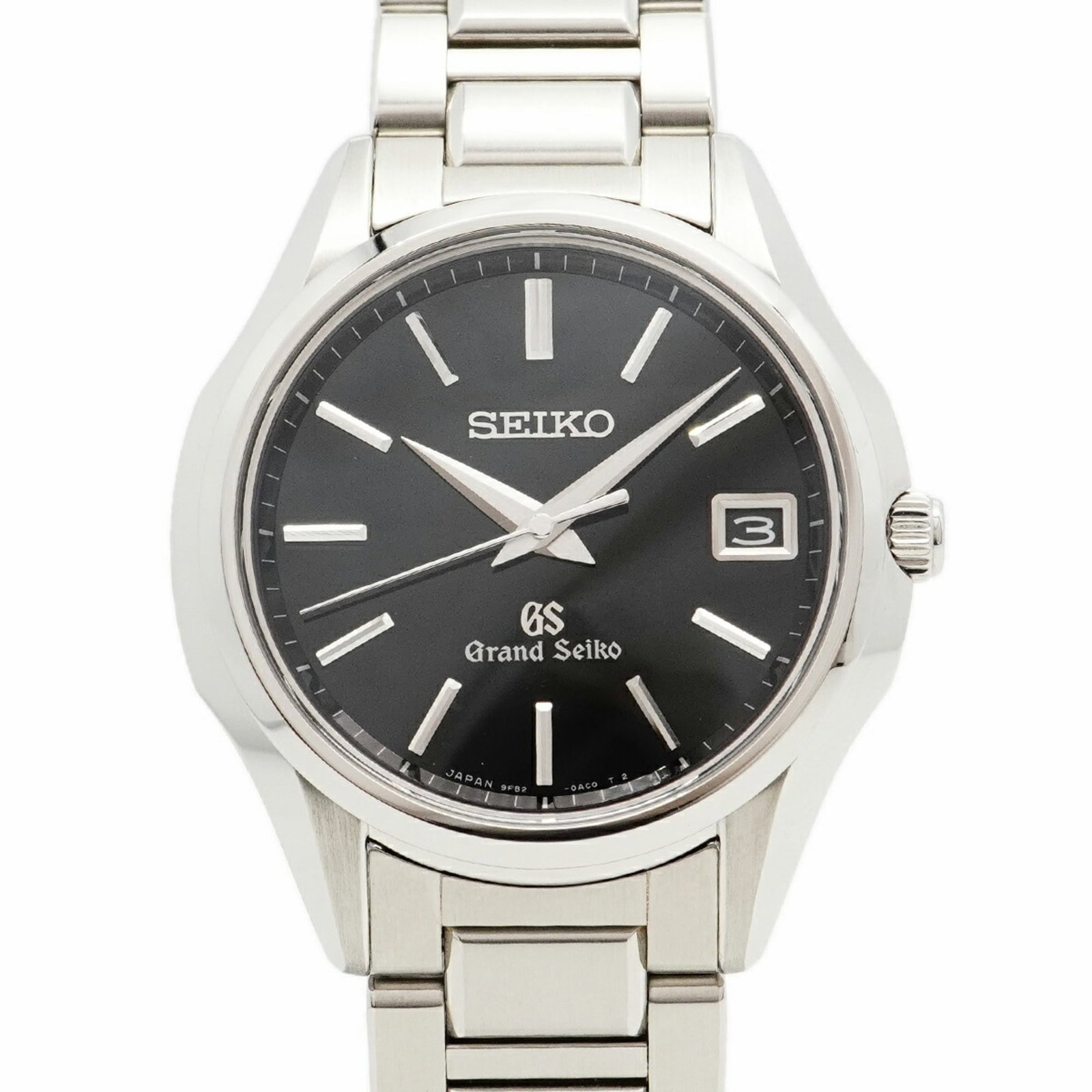 Wristwatch Seiko: Wristwatch Seiko A sleek and reliable Seiko wristwatch, with its 39mm stainless steel case and black dial, is a timeless accessory for any man. With its durable construction and versatile design, this