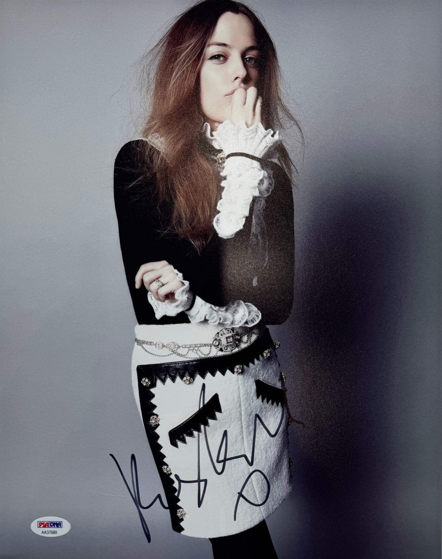 (PSA) Riley Keough Autographed 11x14 Celebrity Photo: (PSA) Riley Keough Autographed 11x14 Celebrity Photo Meet the ultimate celebrity collectible - a rare and authentic 11x14 photo of Riley Keough, signed in black sharpie by the talented actress herself