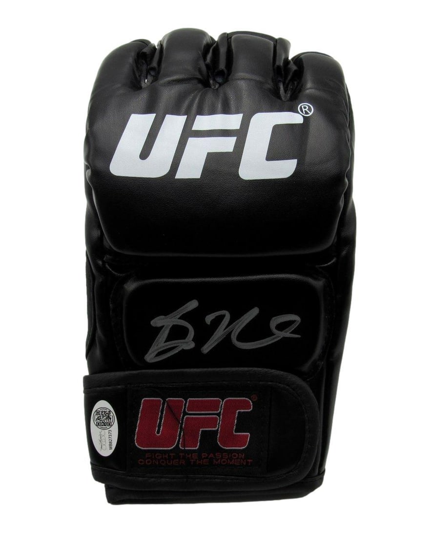 Bo Nickal Autographed Right UFC Fight Glove (JSA 192684): Bo Nickal Autographed Right UFC Fight Glove (JSA 192684) Get ready to rumble with the autographed right UFC fight glove of Bo Nickal, one of wrestling's most exciting young stars! This officially auth
