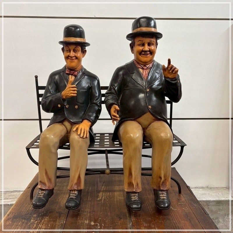 Laurel & Hardy Vintage Bench Doll Set - Rare Collectible Art: Laurel & Hardy Vintage Bench Doll Set - Rare Collectible Art A rare and unique vintage bench doll set from Japan, signed by the artist (if applicable), boasts intricate details and craftsmanship that