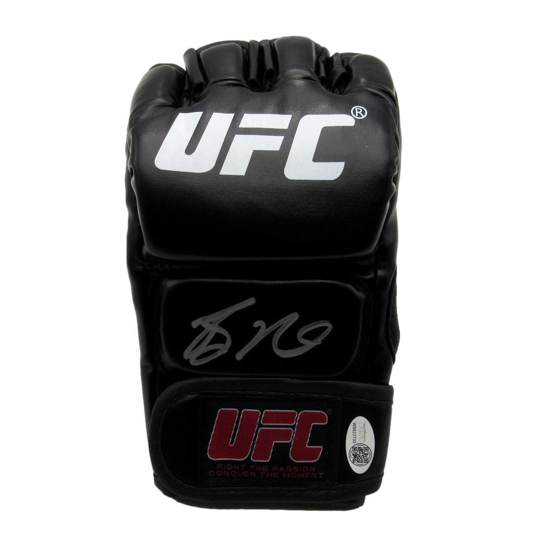 192685 Bo Nickal Autographed Left UFC Fight Glove JSA: 192685 Bo Nickal Autographed Left UFC Fight Glove JSA Get ready to rumble with the autographed left UFC fight glove of Bo Nickal, one of the most promising young wrestlers in the sport! Authenticated