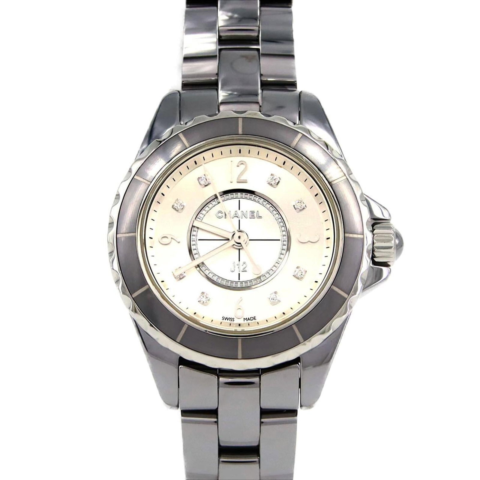 Wristwatch Chanel: Wristwatch Chanel A pre-owned Chanel wristwatch, crafted from durable ceramic materials, boasts a sleek 29mm silver case and matching band, perfect for adding an air of sophistication to any outfit. W