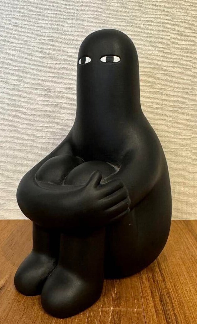 Extremely Rare LY Painter - LUV. ED16 Signed Original Figure Sculpture: Extremely Rare LY Painter - LUV. ED16 Signed Original Figure Sculpture Meet Ly LUV., an extremely rare and highly sought-after sculpture by renowned Japanese artist LY Painter, ED16. This stunning pie