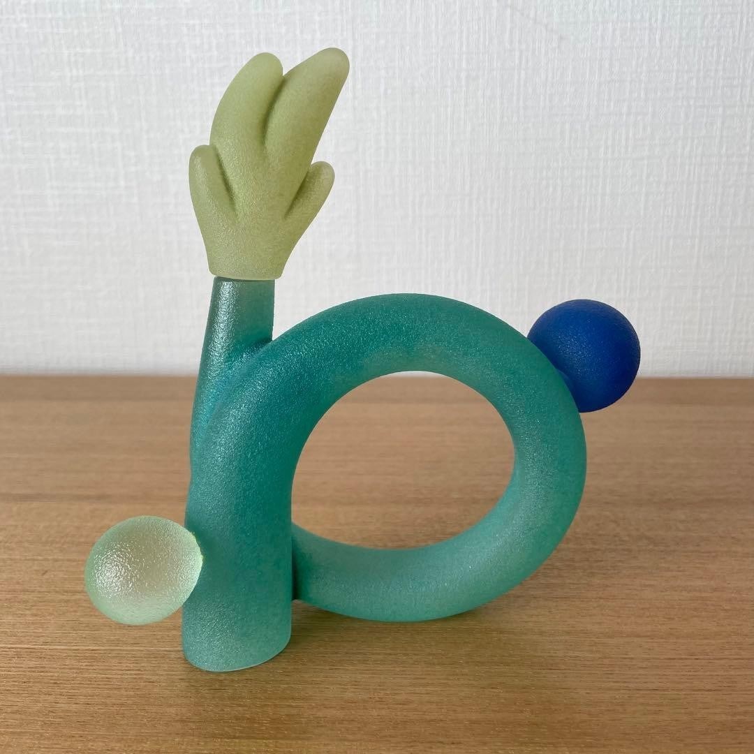 Interior Baku Takahashi Glass Object Green Blue 3D Art work Japan Collectible: Interior Baku Takahashi Glass Object Green Blue 3D Art work Japan Collectible This stunning glass sculpture by renowned Japanese artist Baku Takahashi is a true masterpiece of 3D art, showcasing the a