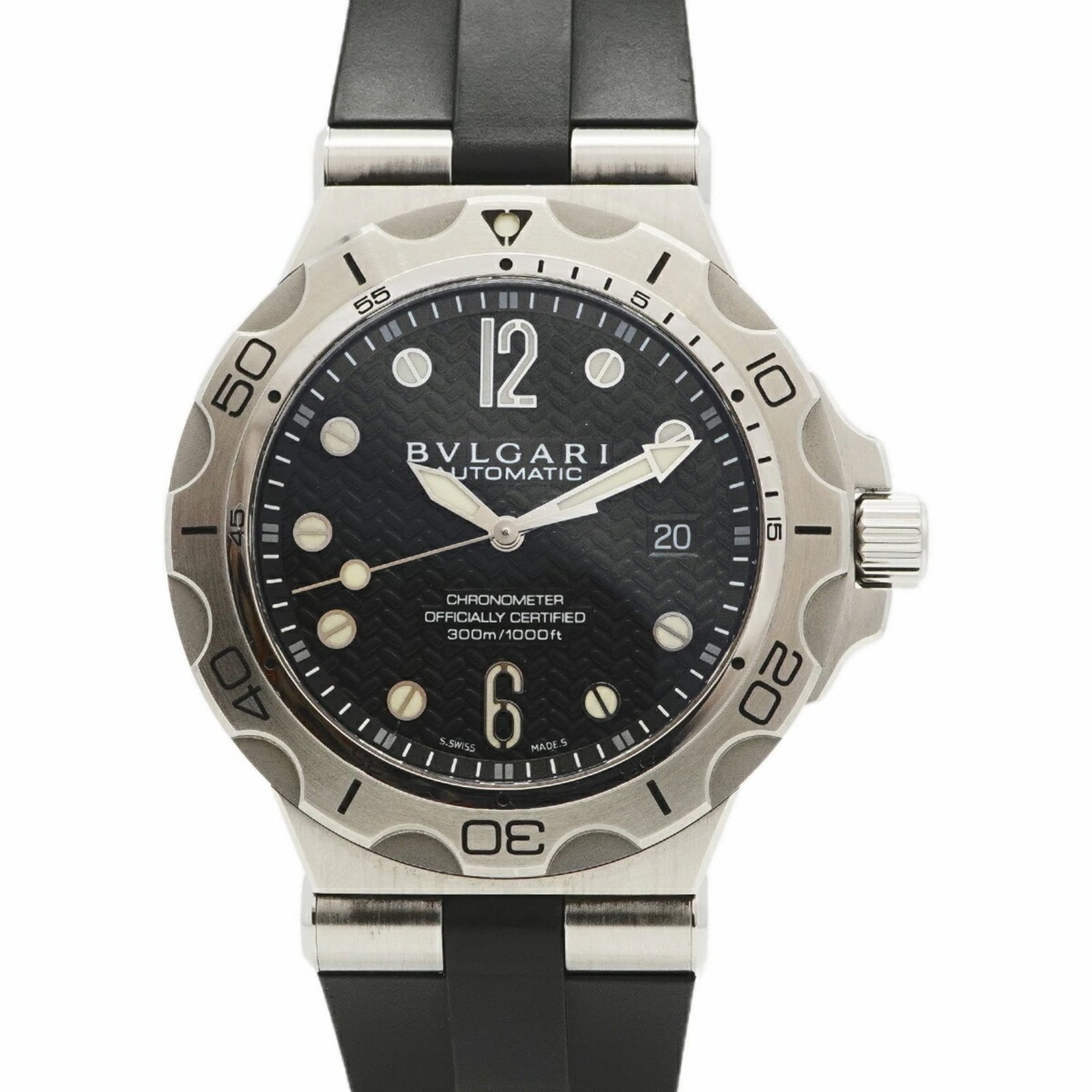 Bvlgari Wristwatch: Bvlgari Wristwatch A sleek and sophisticated Bvlgari wristwatch, with its 42mm black rubber band and classic design, is up for grabs. This pre-owned timepiece boasts the iconic Italian brand's