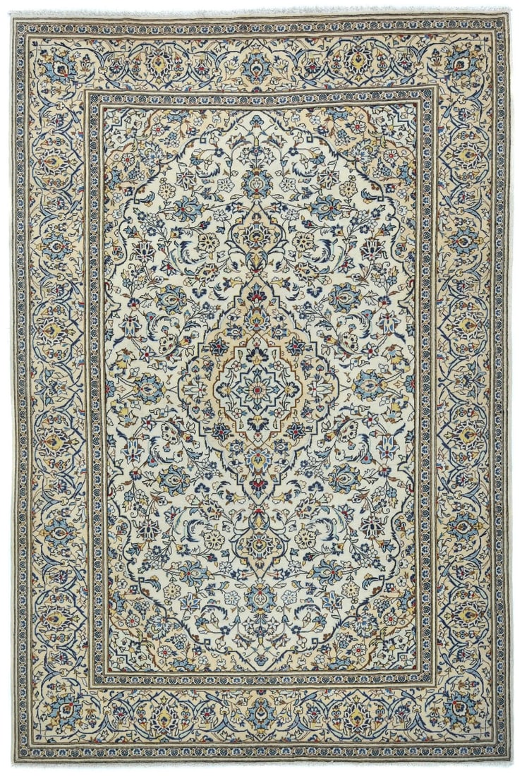 Oriental rug handmade vintage cream traditional floral bedroom carpet: Oriental rug handmade vintage cream traditional floral bedroom carpet Experience the timeless beauty of this exquisite, hand-knotted vintage Oriental rug, crafted from rich wool and boasting an