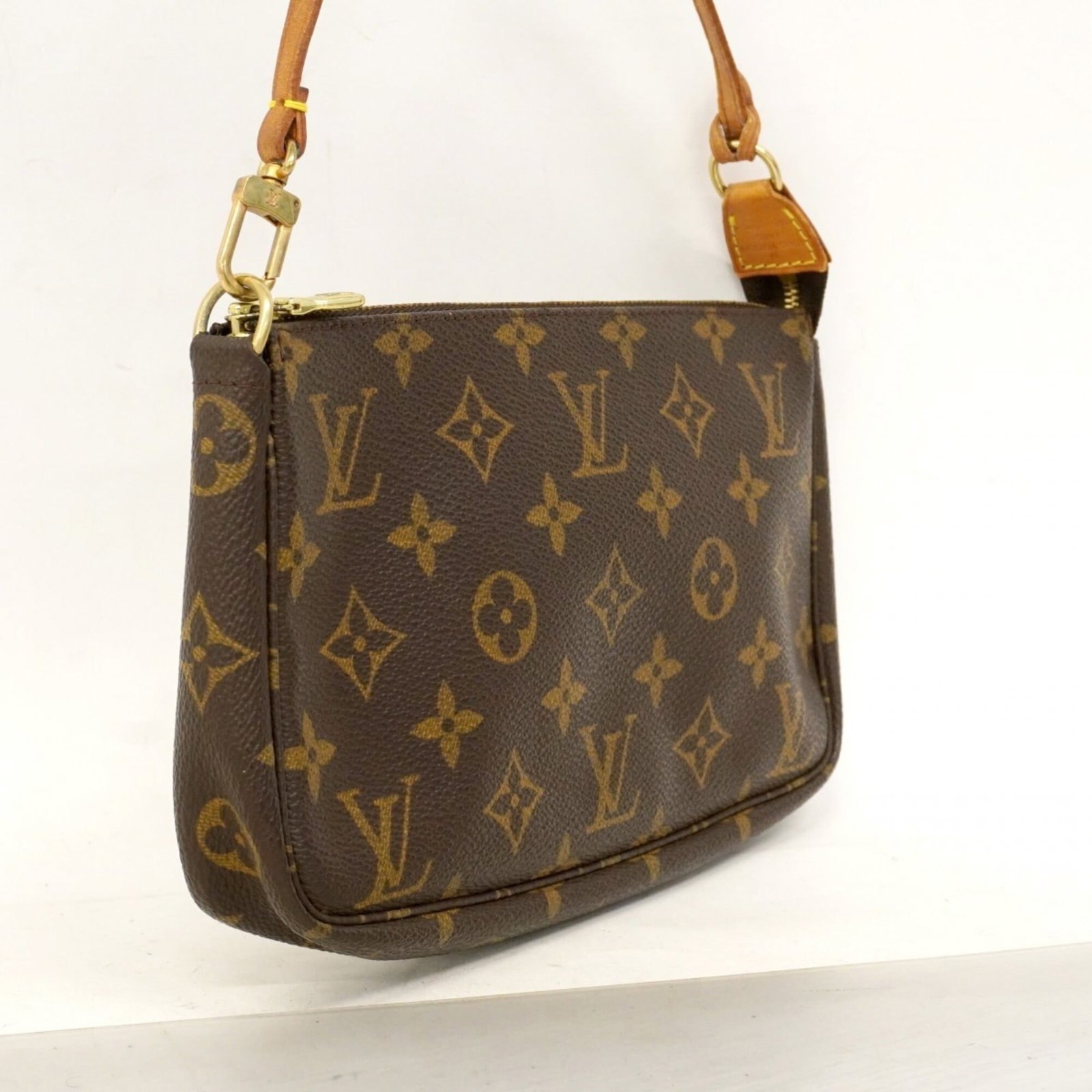 Louis Vuitton pouch - 2