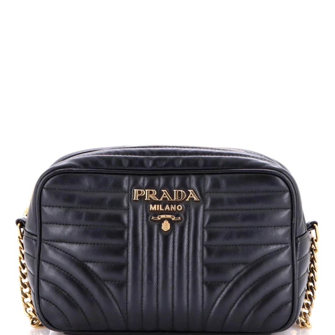 Quilted leather small Prada camera bag diagramme: Quilted leather small Prada camera bag diagramme A stylish and functional camera bag, this Prada diagramme quilted leather small cross body bag is perfect for the photographer on-the-go. With its clas