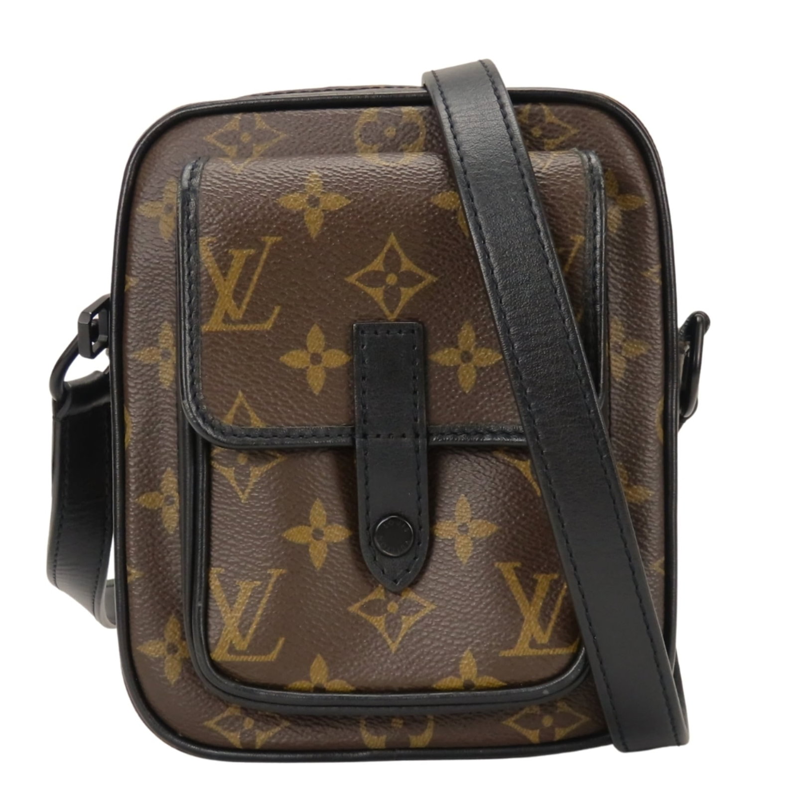 Louis Vuitton is a monogram bag.: Louis Vuitton is a monogram bag. A timeless classic, this Louis Vuitton monogram shoulder bag boasts the iconic brand's signature black and brown color scheme, perfectly suited for everyday use. With