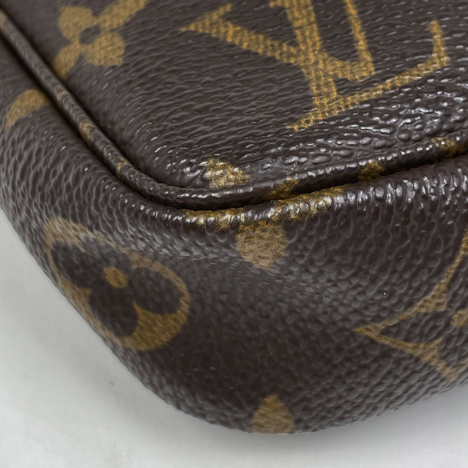Louis Vuitton Monogram Pouch - 3