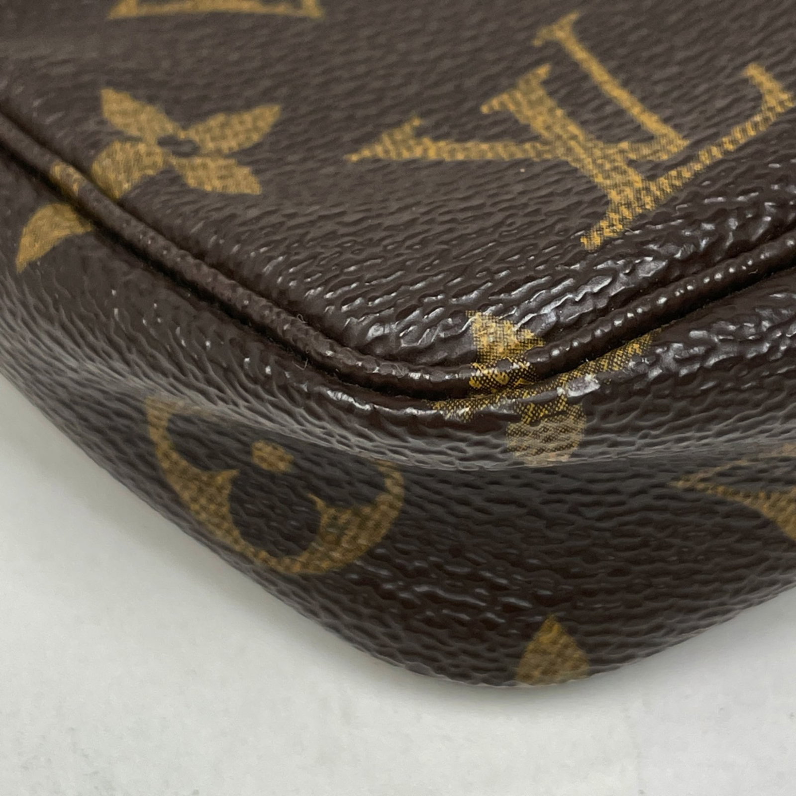 Louis Vuitton Monogram Pouch - 3