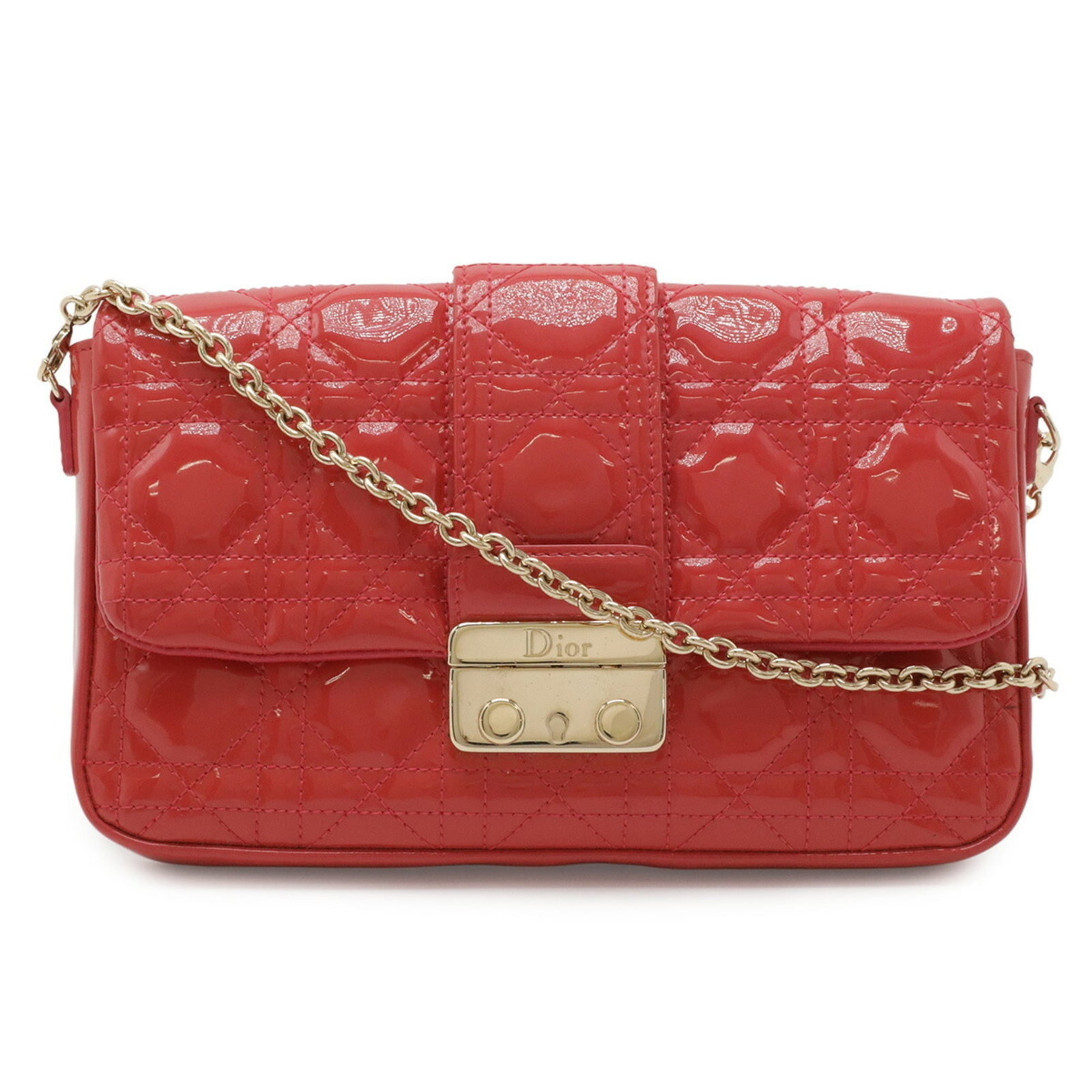 Christian Dior patent leather shoulder clutch bag: Christian Dior patent leather shoulder clutch bag A stunning Christian Dior patent leather shoulder clutch bag in bold red, this iconic design is perfect for making a statement at your next special