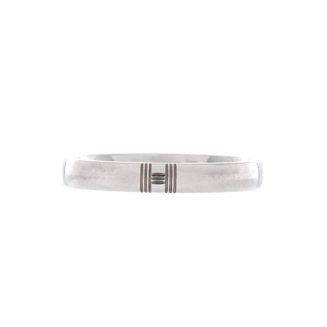 Hermes Kelly Ring in 18K White Gold.: Hermes Kelly Ring in 18K White Gold. A stunning 18K white gold Kelly ring from the iconic Herm?s brand, boasting sleek lines and understated elegance. This timeless piece is crafted from high-quality